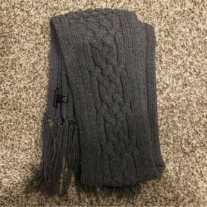 100% wool Banana Republic Scarf